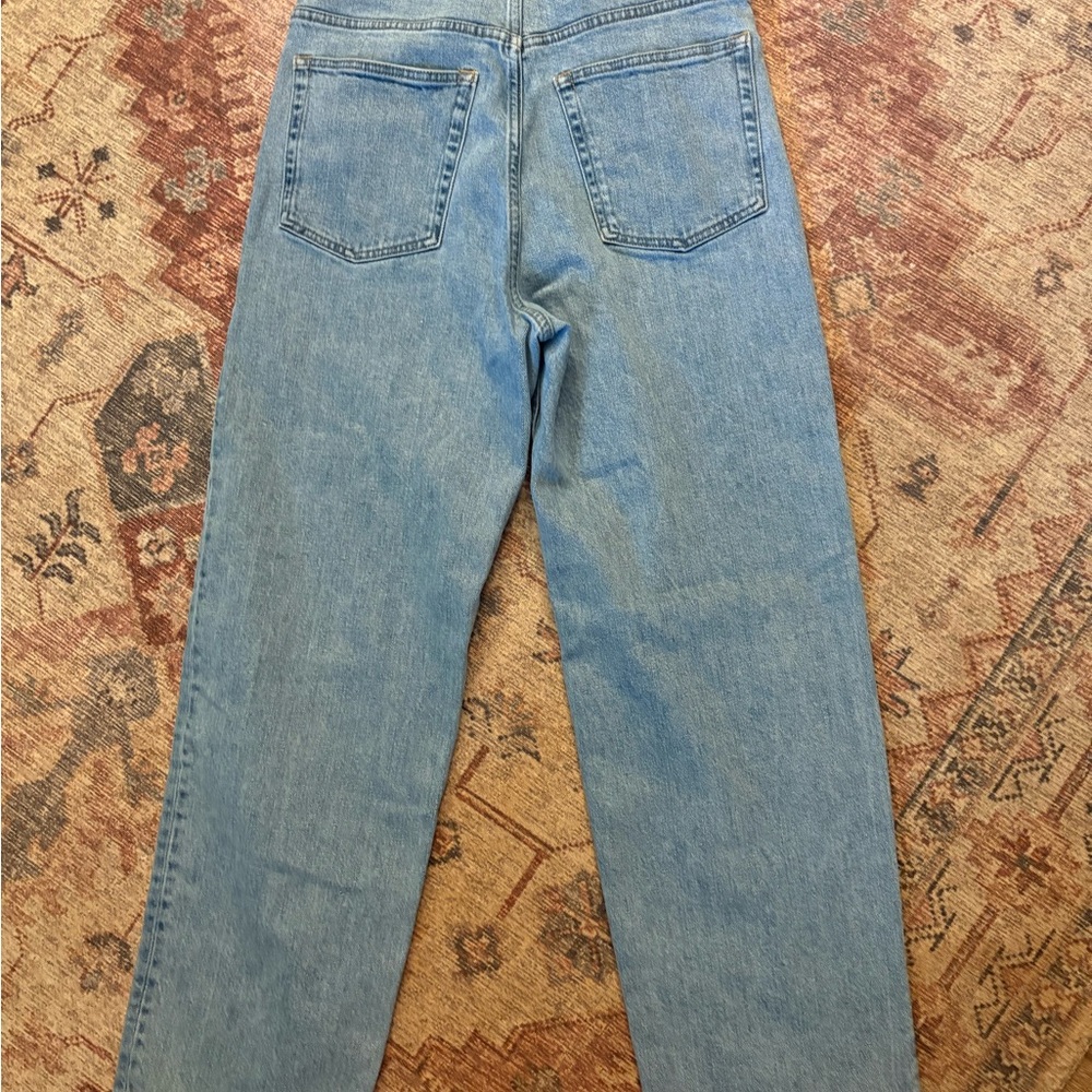 Everlane Women's Straight Leg Jeans in Light Blue - Picture 7 of 8